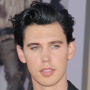Austin is not dating anyone after the breakup with actress vanessa hudgens. Austin Butler - Bio, Facts, Family | Famous Birthdays