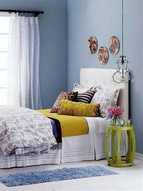 34 Beautiful Small Master Bedroom Design Ideas On A Budget Hmdcrtn