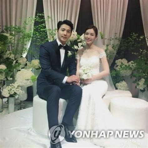 Actor Couple Kim So Yeon·lee Sang Woo Donate 100 Mln Won For Socially