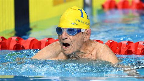 99 year old australian swimmer casually breaks freestyle world record
