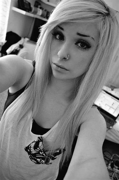 Pin By Jess On Beautiful Manes♡ Pretty Blonde Hair Emo Scene Hair
