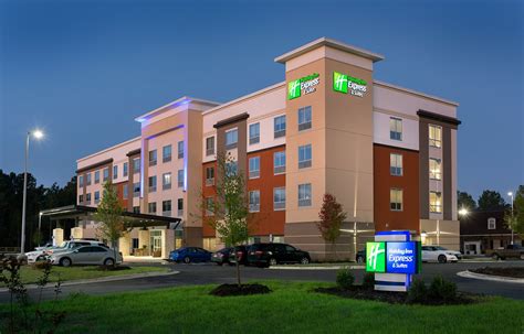 Holiday Inn Express And Suites Fayetteville South An Ihg Hotel 142