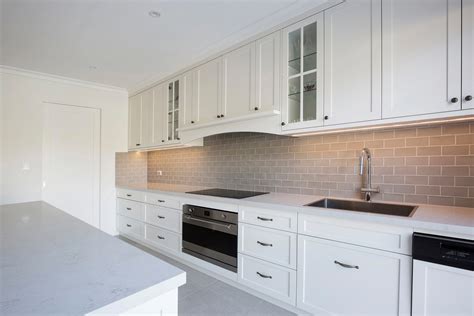 Kitchens4u is providing the best kitchen cabinets, custom wardrobes & custom cabinet makers in sydney, australia. Kitchen design Northern Beaches. Cabinet makers and custom-made joinery.
