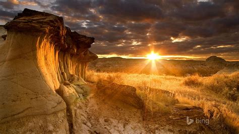 Le Soleil Brille Roche Bing Fond Décran Aperçu