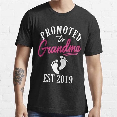 Promoted To Grandma Est 2019 First Time New Grandmother T T Shirt