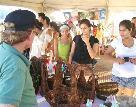 Más de 500 productores exhibieron sus productos en la Costanera