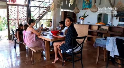 10 Potret Rumah Ibu Luna Maya Di Bali Pemandangannya Laut