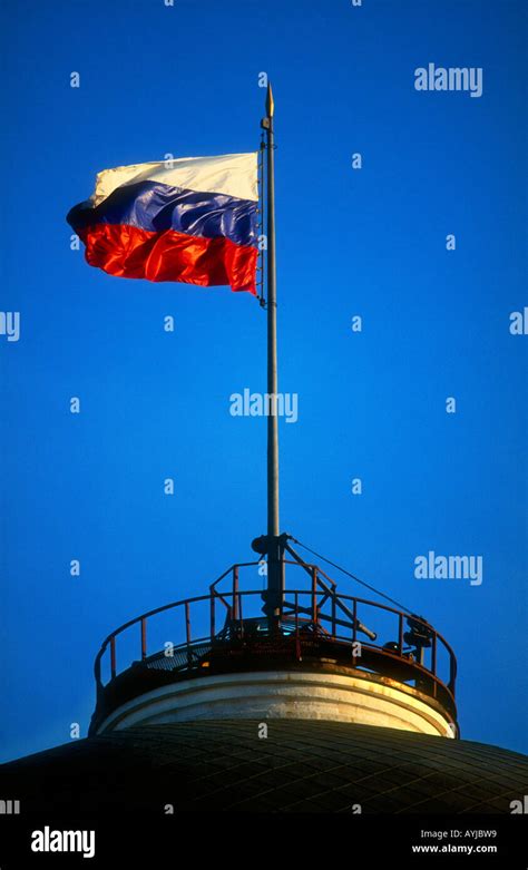 Russische Flagge Fotos Und Bildmaterial In Hoher Aufl Sung Alamy