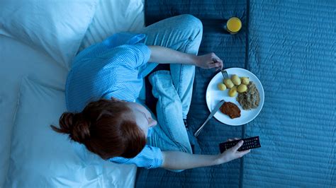 The end of midnight snacks: Eating late into the night even unhealthier