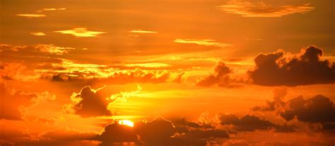 無料画像 風景 自然 地平線 雲 日の出 日没 太陽光 夜明け 雰囲気 夏 夕暮れ イブニング オレンジ 風光