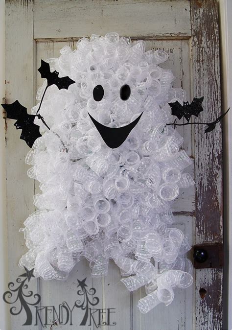 41 Scary Diy Wreaths To Complete The Halloween Decor Ritely