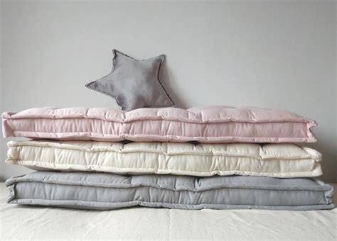 Dictionnaires de langue en ligne. French mattress /Luxury Cotton floor cushion or window ...