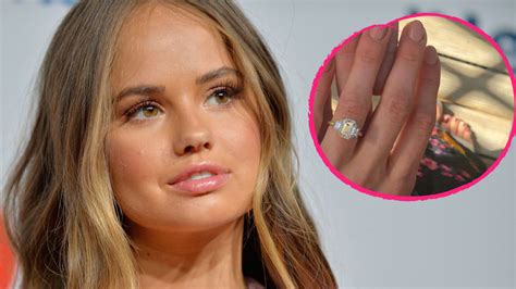 Nach Verlobung Mit Josh Dun Debby Ryan Zeigt Ihren Ring Promiflashde