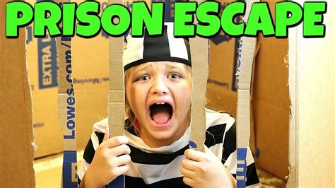 Box Fort Prison Escape Boxfort Jailbreak Youtube