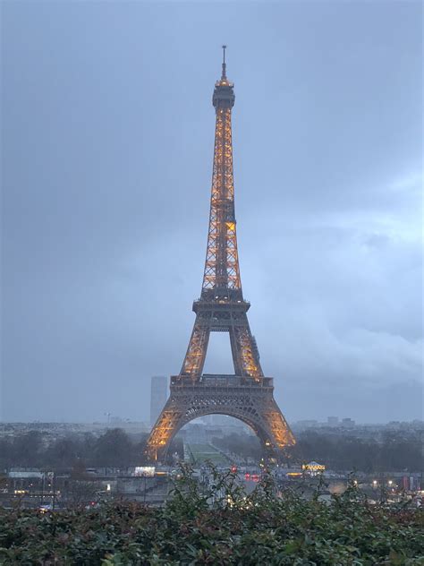 The Best Time to View the Eiffel Tower - Voyages Of Mine