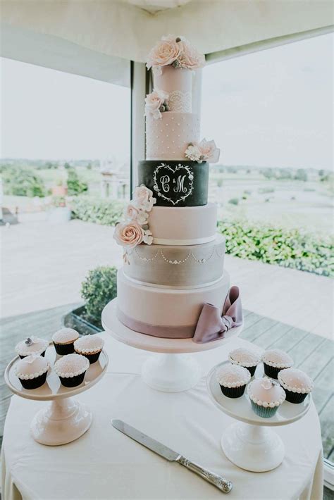 The contemporary wedding cake has grown out of several different ethnic traditions. Different Types of Wedding Cake Icing (and how to choose the right type for your wedding ...