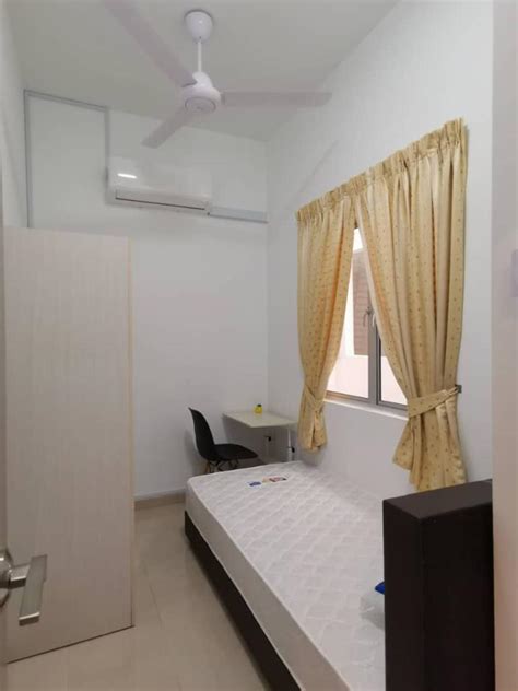 Floor, bangunan umno, lot 20 jalan kesang, 77000 jasin, p.o. Residensi Rimbunan Sri Petaling, Near LRT Bukit Jalil OUG ...