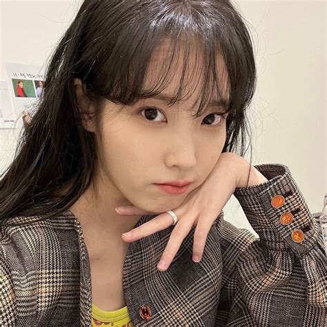 Iu Lee Jieun Selca Icon Pfp Kpop In Kpop Girls Kpop Girl Bands Kpop Girl Groups