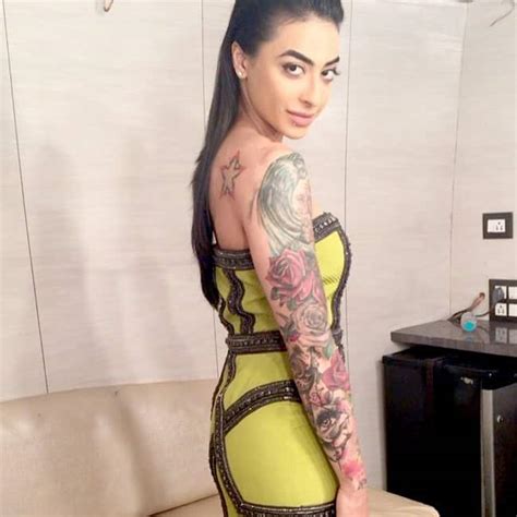 Vj Bani Flaunting Her Hot Back In This Selfie