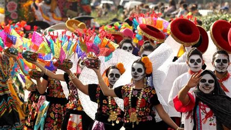 Party In The Graveyard Mexicos Day Of The Dead Al Bawaba
