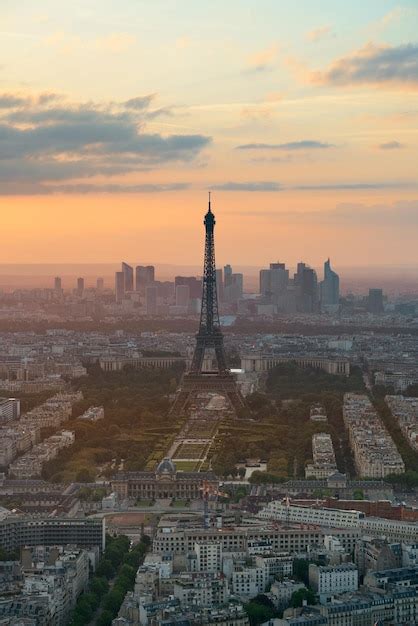 Vista De La Azotea De La Ciudad De París Con La Torre Eiffel Al
