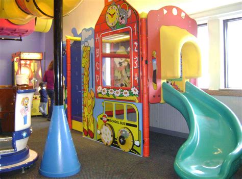 Chuck E. Cheese’s in Manchester: Fun for Kids and Their Grown-ups