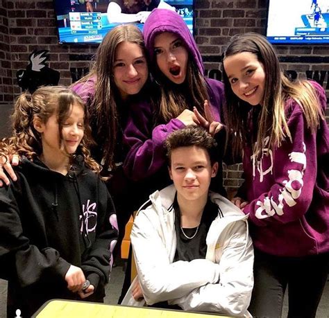 Pin By Naylanie On Annie Leblanc And Friends Annie And Hayden Cute