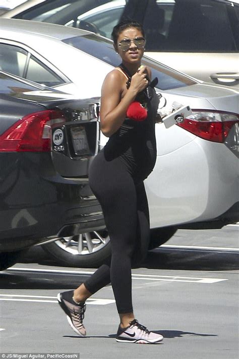 Pregnant Eniko Parrish Steps Out In La Stylish Maternity Outfits Pretty Pregnant Pregnancy Looks