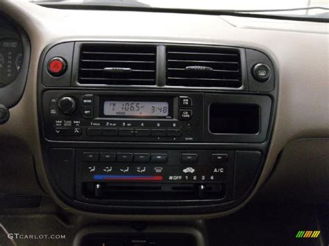 1998 Honda Civic Lx Sedan Controls Photo 38223069