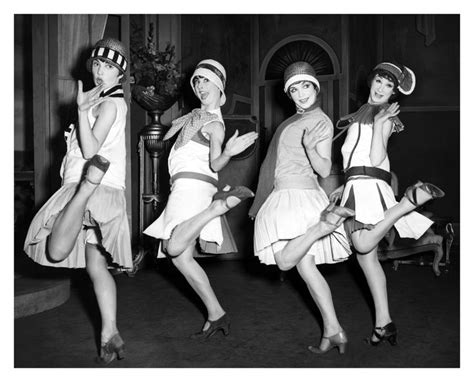 Pin By Stephanie Conway On 1920s Flapper Girl 1920s Dance Flapper Style