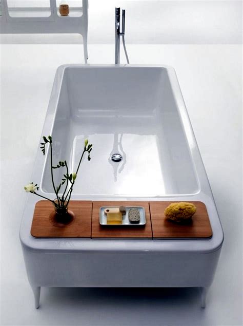 Gorgeous freestanding bathtub accentuates the color scheme of the bathroom. Freestanding bathtub in modern bathroom | Interior Design ...