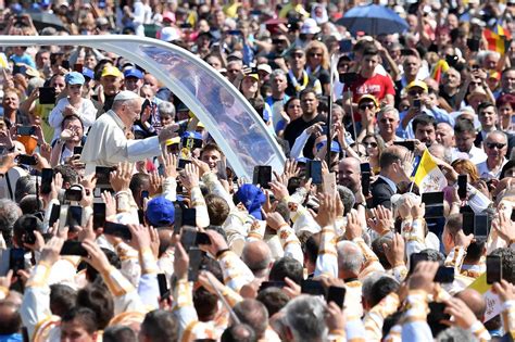 Roménia Papa Beatifica Sete Bispos Católicos Considerados Mártires Que Enfrentaram Regime