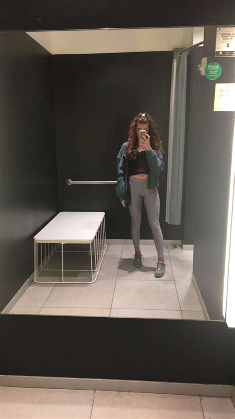 dressing room mirror selfie