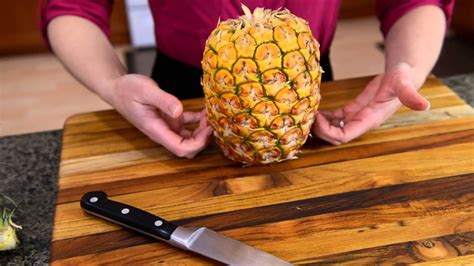 How To Choose And Cut A Pineapple Youtube