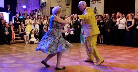 94 Year Old Man And 91 Year Old Woman Amused Everyone With Their Dance Performance Small Joys
