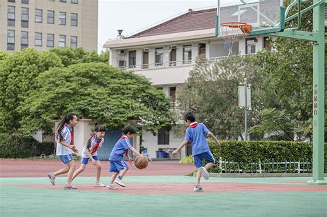 The Students Play Basketball On The Playground Photo Imagepicture Free