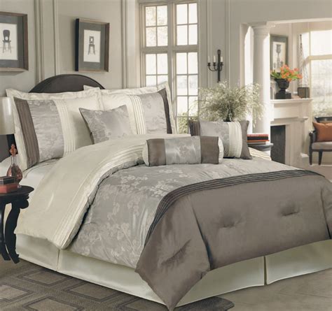 The colour looks like a true pale taupe. 7Pcs King Yurika Taupe/Beige Comforter Bedding Set | eBay