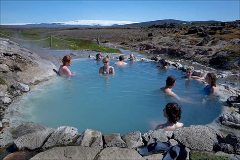 Waarom gaan boeren in de buurt van een vulkaan wonen? North Iceland named as Top 10 European Destination for ...