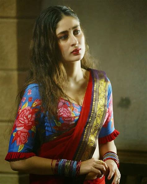 Kareena Kapoor Rare Very Hot And Navel In Saree Rain Song Juicy Navel Bhaage Re Mann Chameli Hot Song