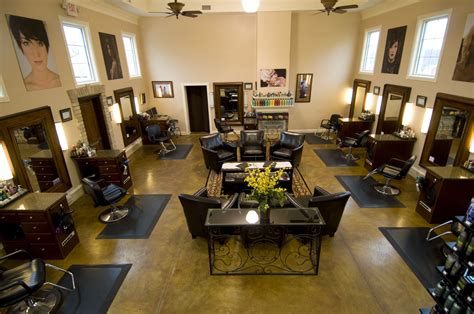 Pin by Beautylove Aprons on Love the Chair. | Hair salon ...