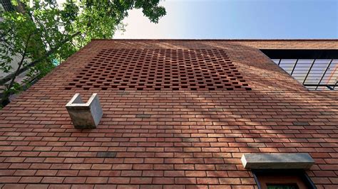 Pune Brick Concrete And Vastu Play A Vital Role In This Bungalows