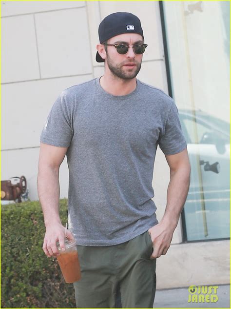 Photo Chace Crawford Gets A Parking Ticket During His Lunch Stop