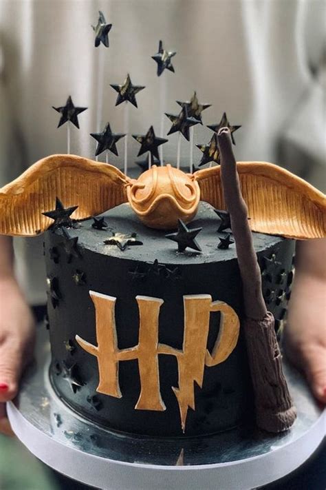 Whether you're looking to serve cookies, cake, or macarons, or decorate with balloons, banners, or intricate invitations, ahead you'll discover 15 of our favorite harry potter birthday party ideas. 15 Best Harry Potter Birthday Party Ideas - Harry Potter ...