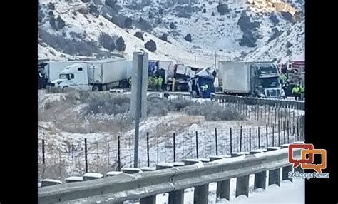 Fatal Multi Vehicle Pileup Shuts Down I 80 Near Wyoming Border Cedar