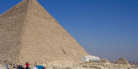 Egypt Investigating Couple Pictured Nude On Top Of Khufu Pyramid
