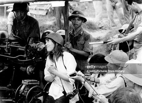 Jane Fonda Talking With A North Vietnamese Anti Aircraft Gun Crew