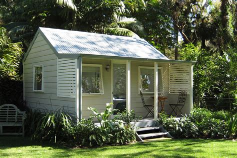 We built a lightweight diy cabin that is designed to fit together in a single day. Backyard Cottages Are The Next Big Thing - METROPOLIST