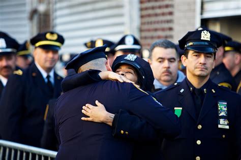 Mourning Slain Nypd Officers Slain Nypd Officers Mourned Pictures Cbs News