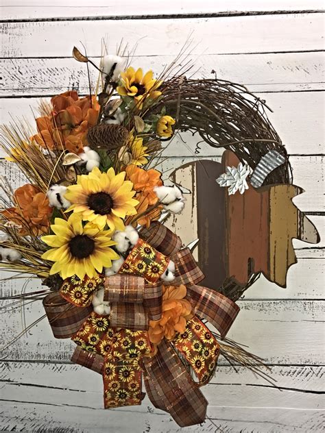 Whether you choose to repurpose common household items or rely on your favorite craft supplies, a diy christmas wreath is a great way to save time and money this year. Fall Wreath, Fall Door Wreath, Fall Wreath for Front Door ...