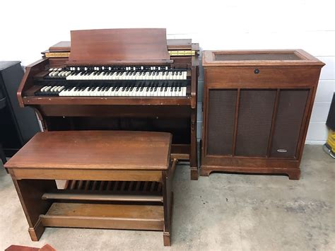 The first hammond model a was introduced in 1935. Hammond C2 1950s with pr40 tone cabinet b3 c3 | TODD ...